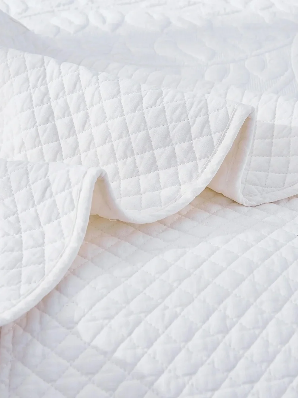 3 PIECE 100% COTTON QUILT SET, OVERSIZED QUILTED BEDSPREAD